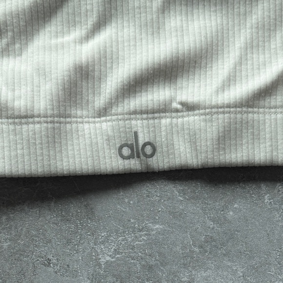 ALO YOGA Seamless Ribbed Cropped Serene Long
Sleeve White Size: Small - Picture 7 of 9